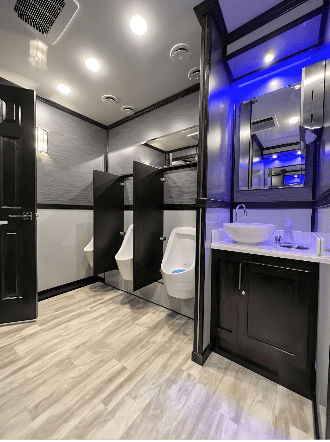 Shower Restrooms Trailer