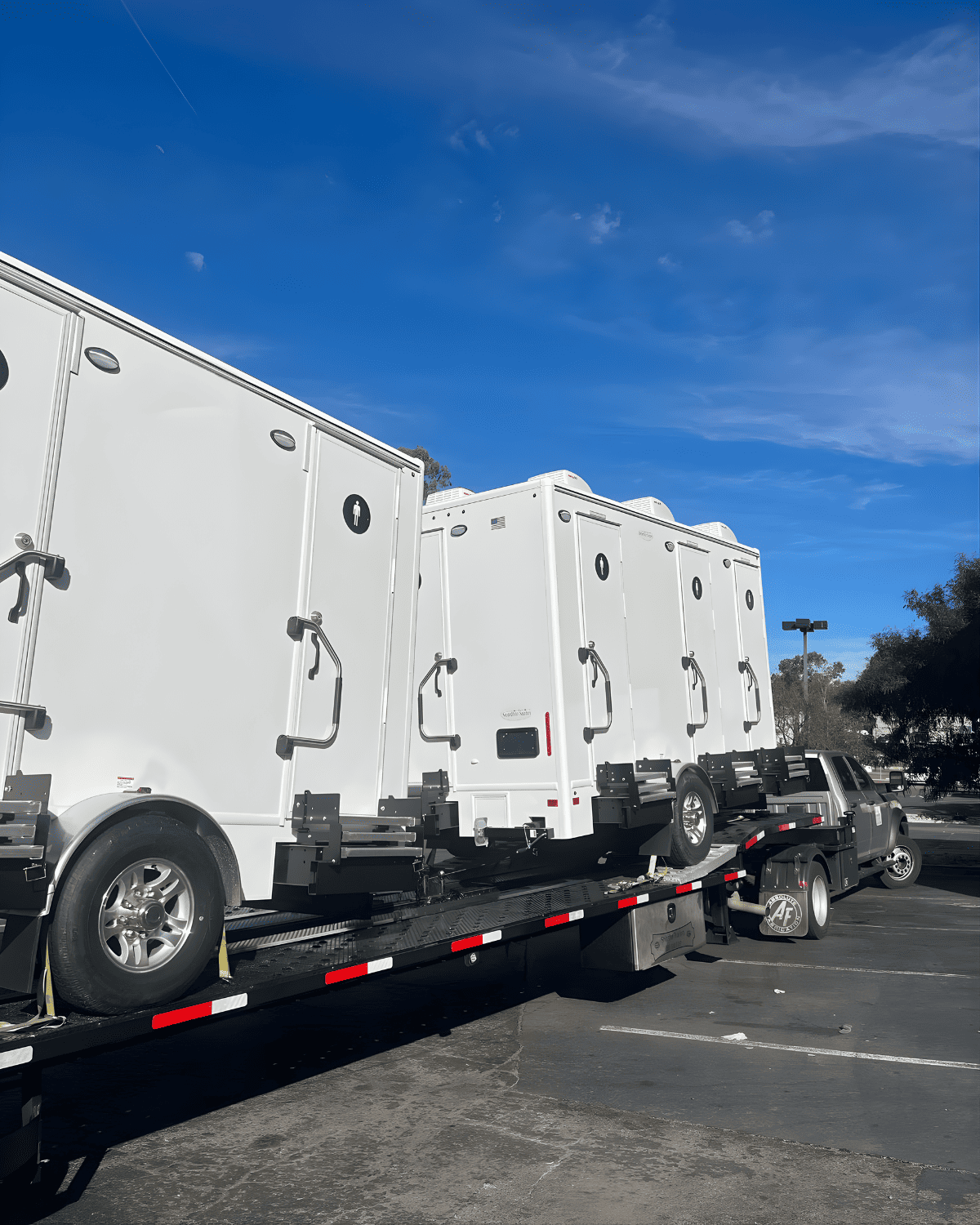 Restroom trailer
