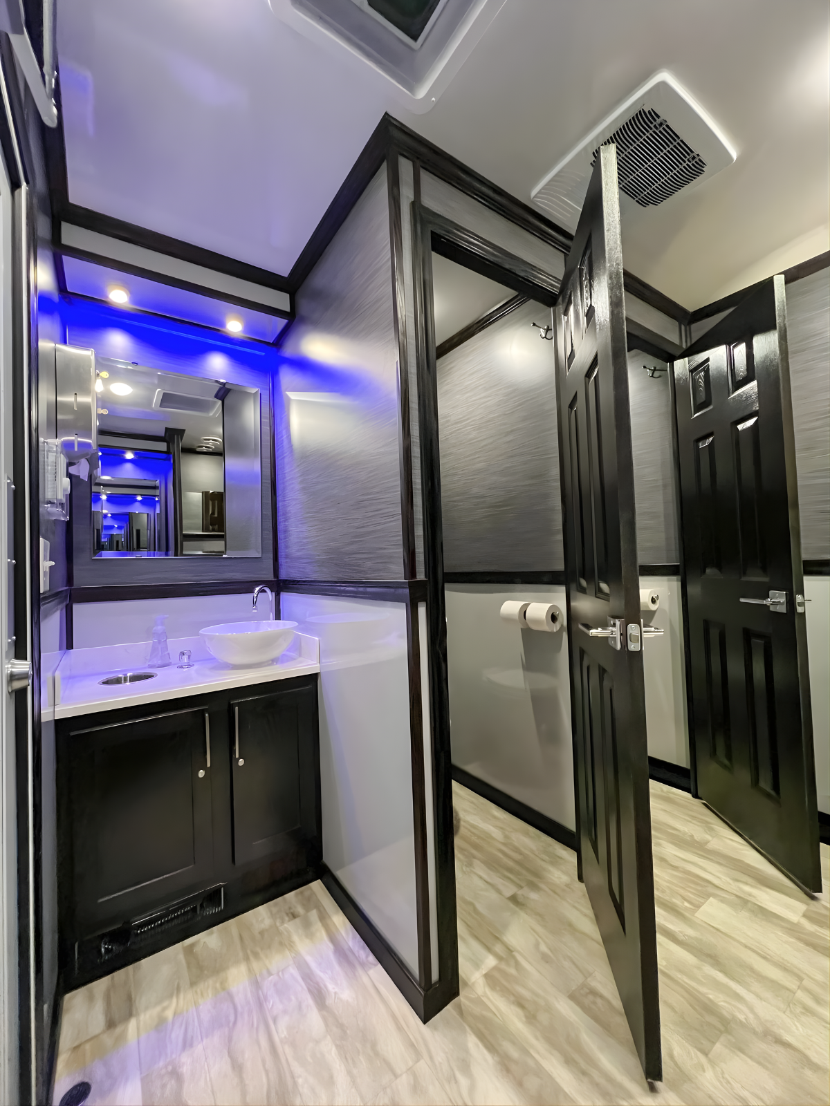 Shower Restrooms Trailer
